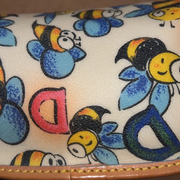 Dooney & Bourke coated canvas wristlet - Picture 4 of 4